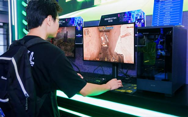 泰坦军团亮相2025 chinajoy,携三星显示,intel联合展示电竞显示技术与